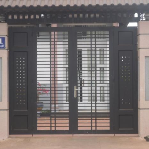 Cửa cỗng sat